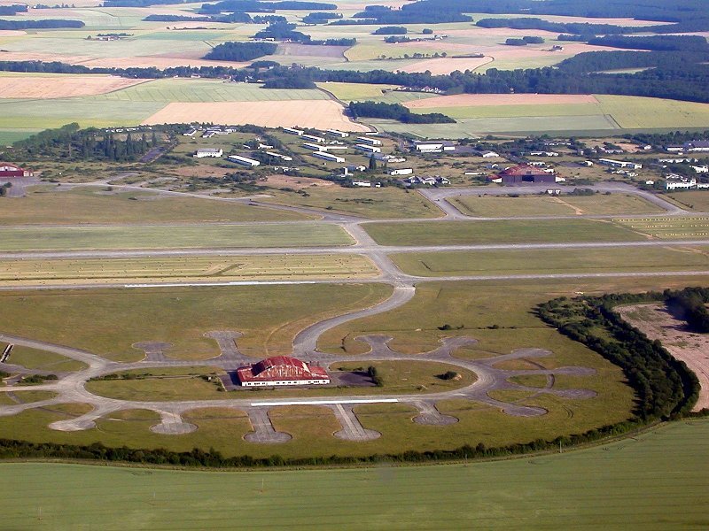 Dreux Air Base June 2005.jpg