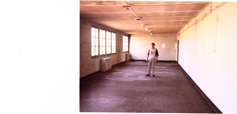 m1  MY BARRACKS BAY AT DREUX AIR BASE 1987.JPG