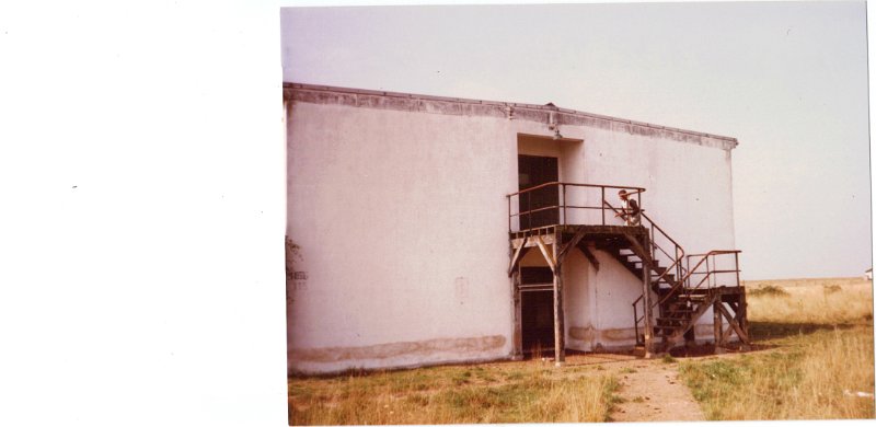 m3 DREUX AIR BASE MY BARRACKS 1987.JPG