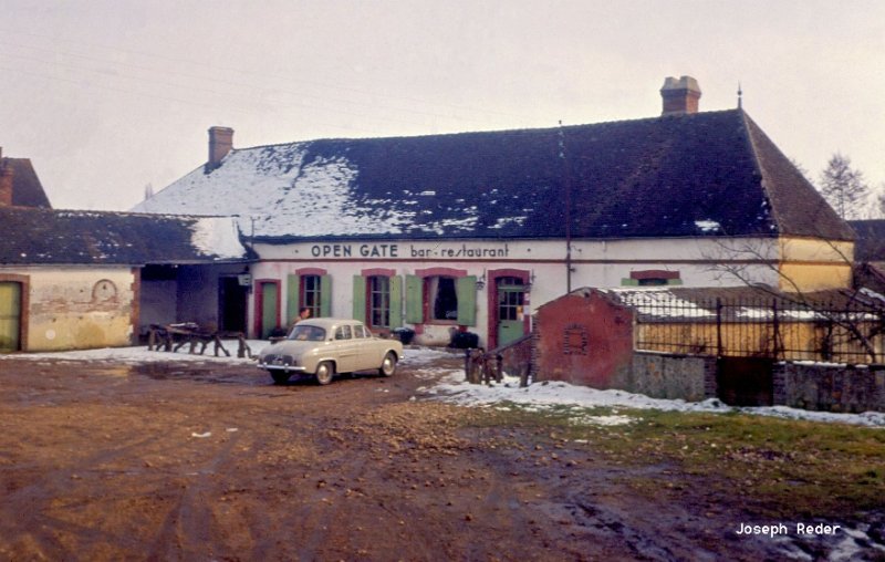 The Open Gate  Dampierre-sur-Blevy France 1962.jpg