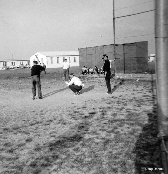 Dad-catching.jpg - Playing Foftball - Dad is Catching