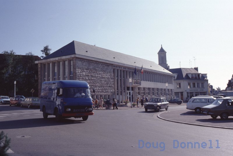 Slides-AC039.jpg - Court House ata La Loupe - 1978