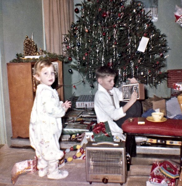 Xmas61-SD.jpg - Christmas morning 6` in the leanto of our trailer. I still have the radio and listen to it everyday, over 40 years later.