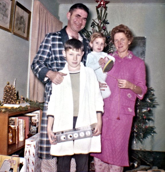 Xmas61-fam.jpg - Dec 61My Family in front of the Christmas Tree in the trailer.