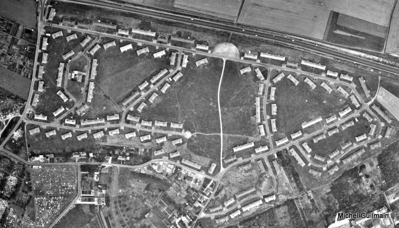 1-i0wzHYXE.jpg - Dreux Housing 1960