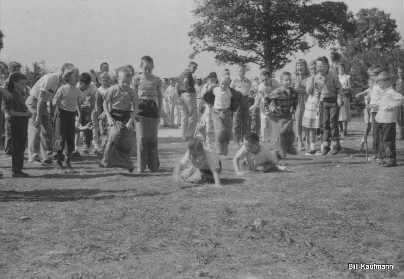 Two legged sack race 3.jpg