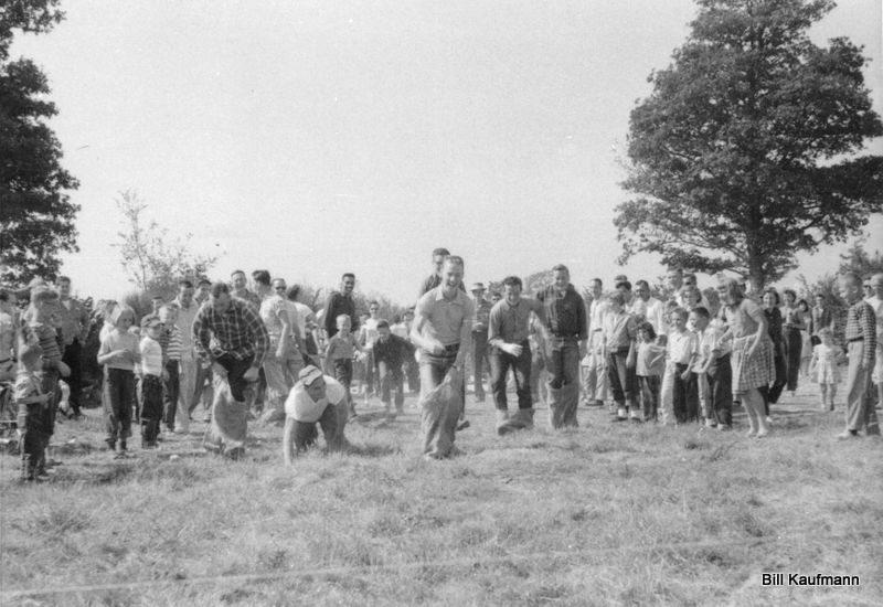 Two legged sack race 5.jpg