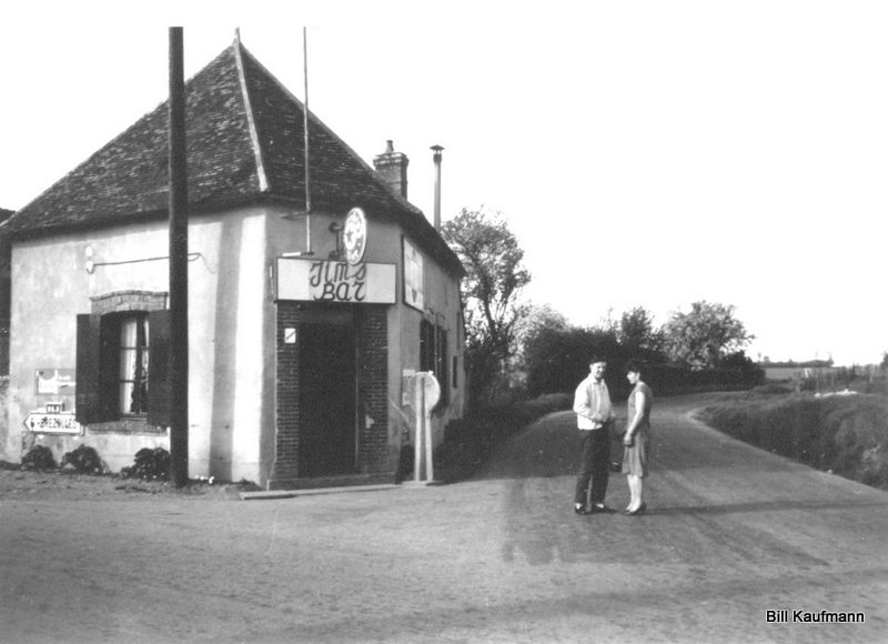 JIM's Bar in Chennevieres.jpg