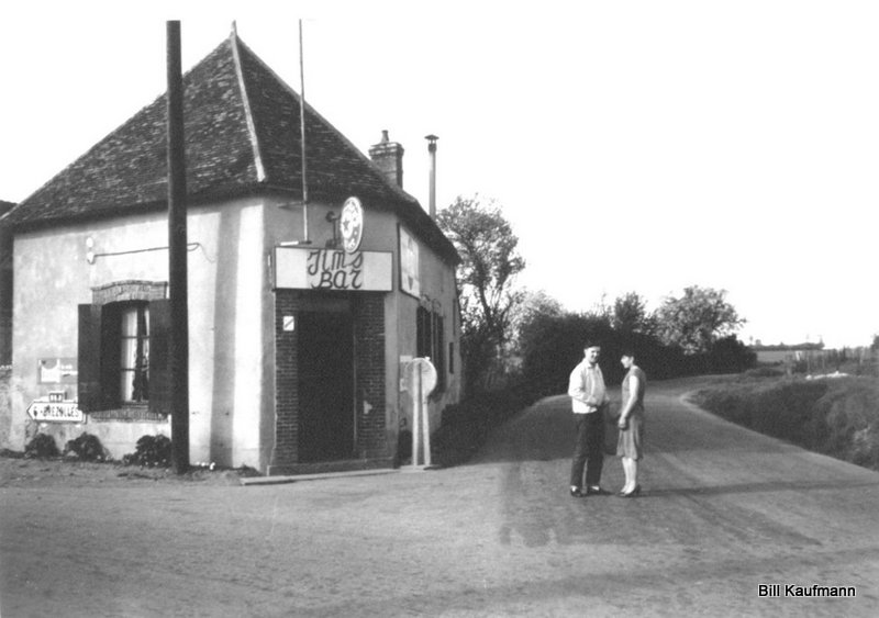 JIM's Bar in Dampierre.JPG