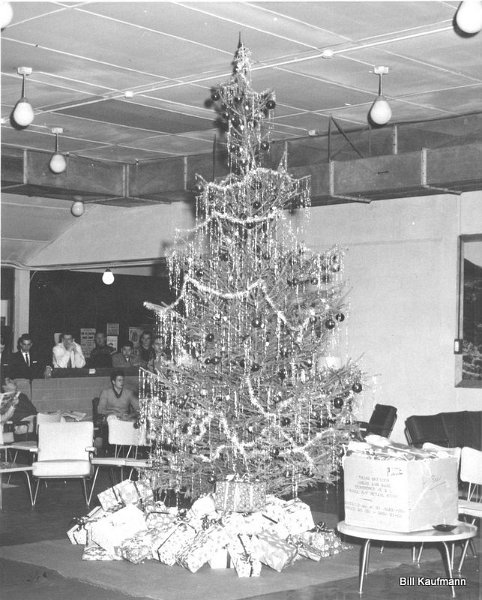 Christmas Tree- Service Club 1960-001.jpg