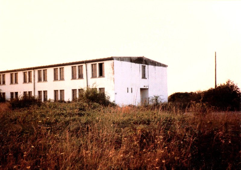 12th TCS Barracks at Margarette 6 and Hanger 4 Aug 1987.JPG