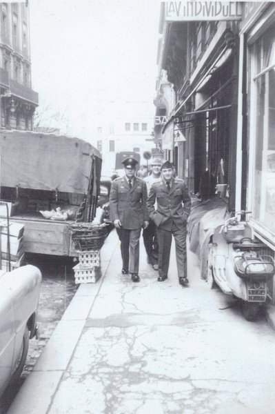 A2C Archer A2C Birdsong Rue Littre Paris 1 Apr 61 .JPG