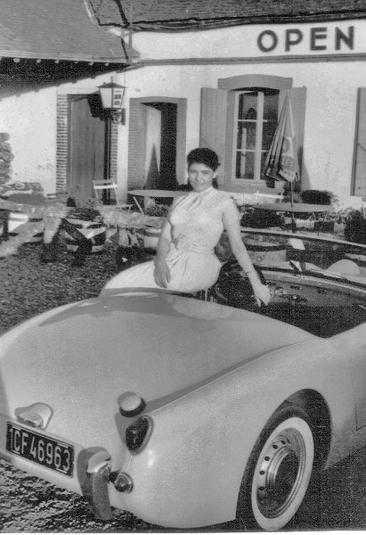 Bar girl on Birdsongs car Open Gate Bar 1960.JPG