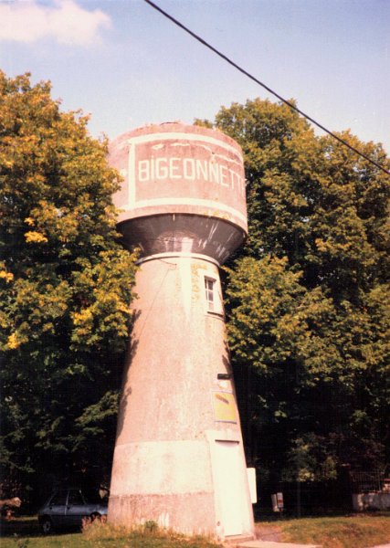 Bigeonnette Has Tall WaterTower Aug 1987 .JPG