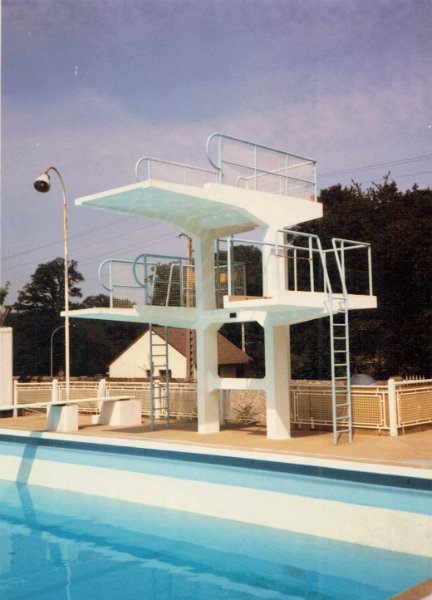 Chateauneuf Swim Pool Platform Dive Aug 1987.JPG