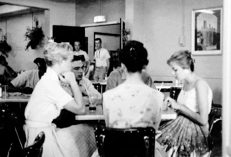 Dreux AB High School students snack bar Sept 1960.JPG