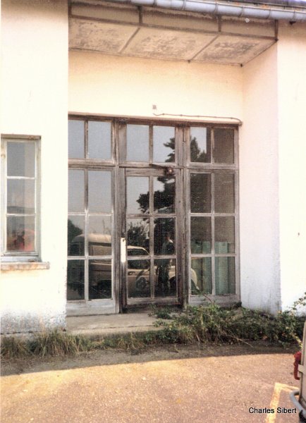 Dreux AB Hospital Entrance Aug 1987.JPG