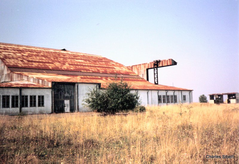 Dreux AB Main Hanger West Side 1987.jpg