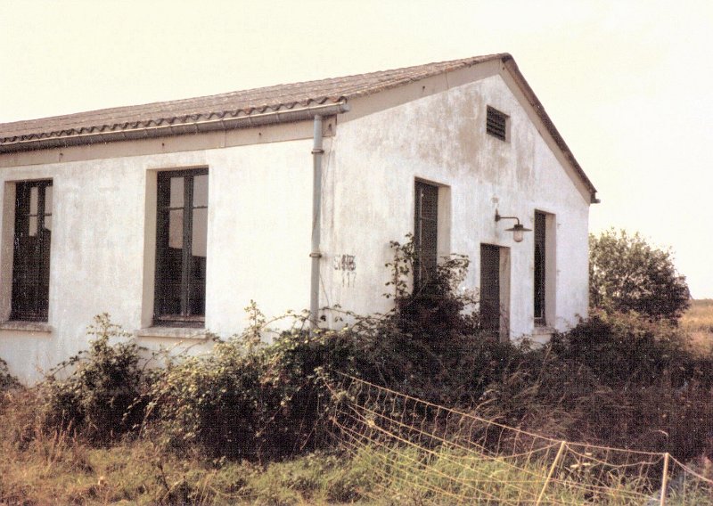 Dreux AB Supply Bldg Next To A2C Siberts Barracks Aug 1987.JPG