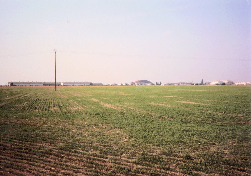 Is That Hanger - 1 in Center of Photo Aug 1987.JPG