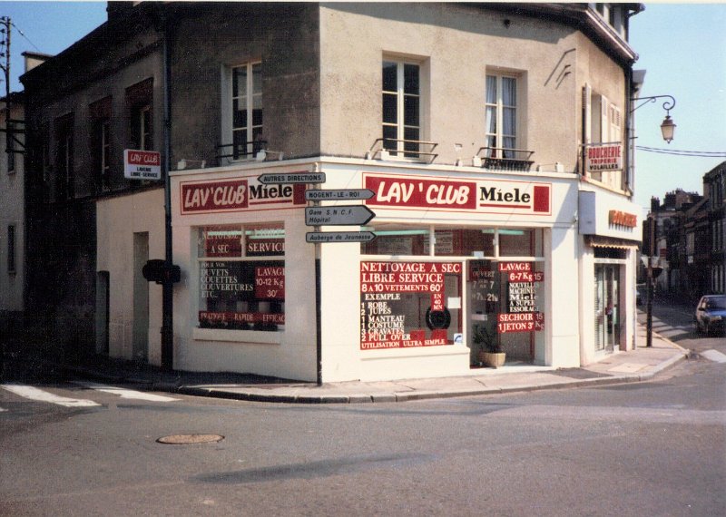 Laundromat Across From My Dreux City Hotel Aug 1987.JPG