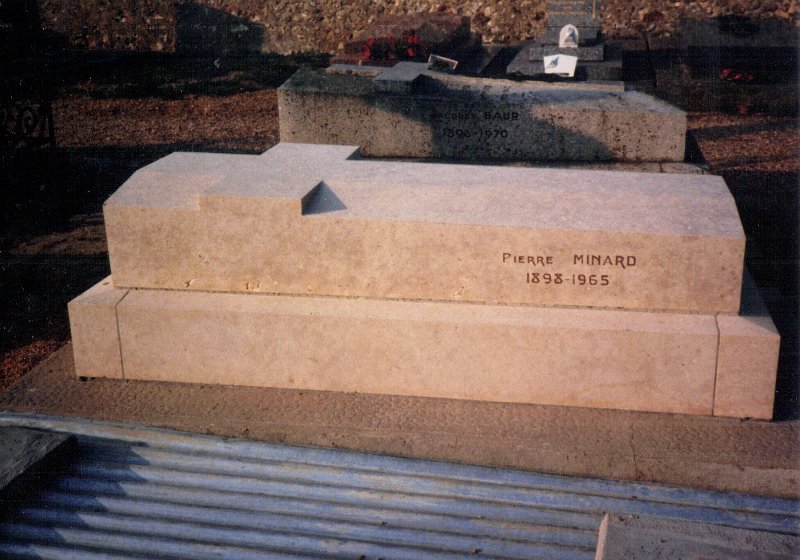 Senonches Cemetery Caroline's Father's Grave Aug 1987.JPG