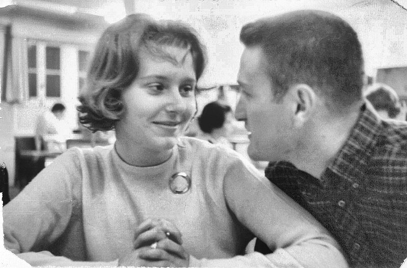 Snack Bar Dreux AB A2C Sibert Talks With High School Gal Feb 1961.JPG