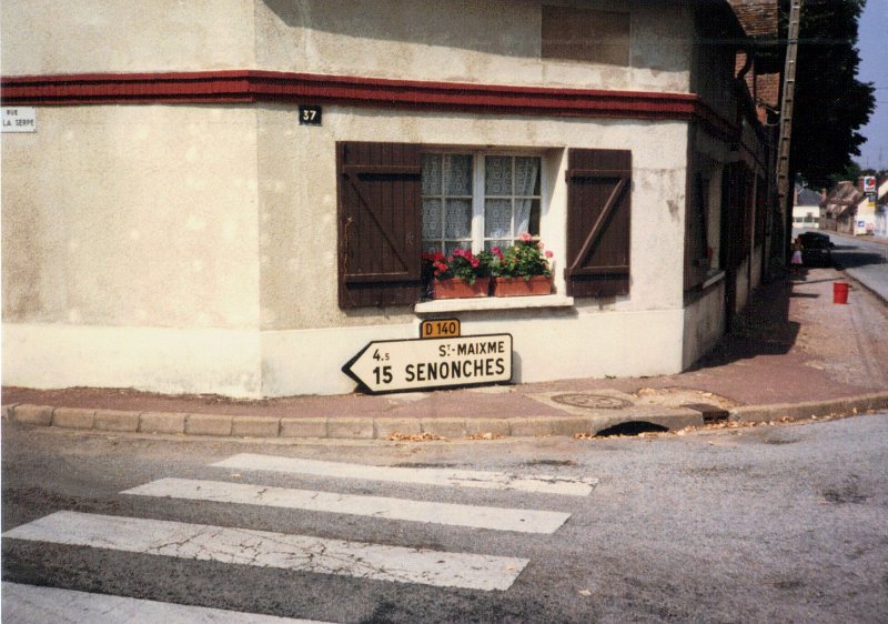 Susies Old Bar 37 Rue De La Serpe Chateauneuf Aug 1987.JPG