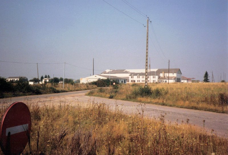 That Looks Like the Dreux Air Base Motor Pool Aug 1987.JPG