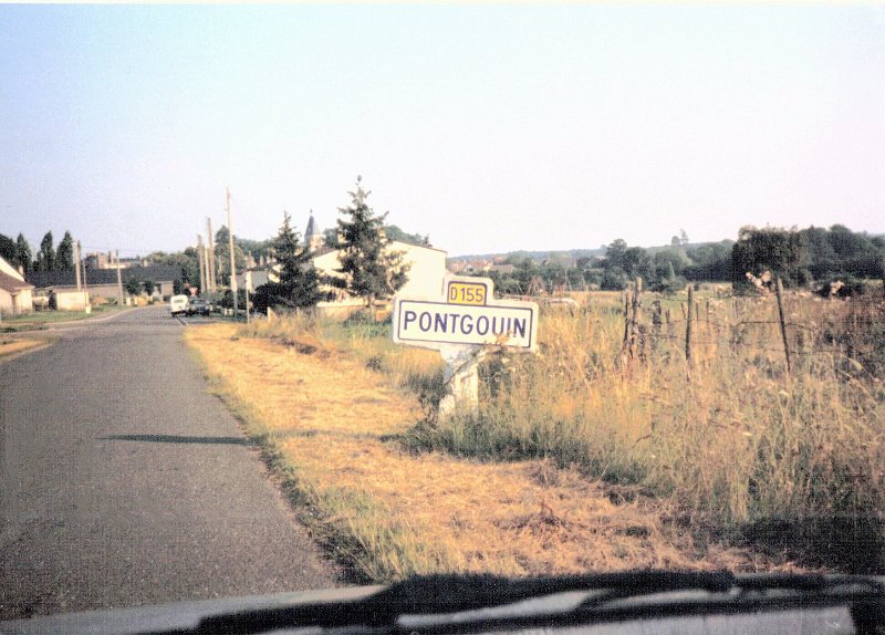 Village of Pointguin on D155 Aug 1987.JPG