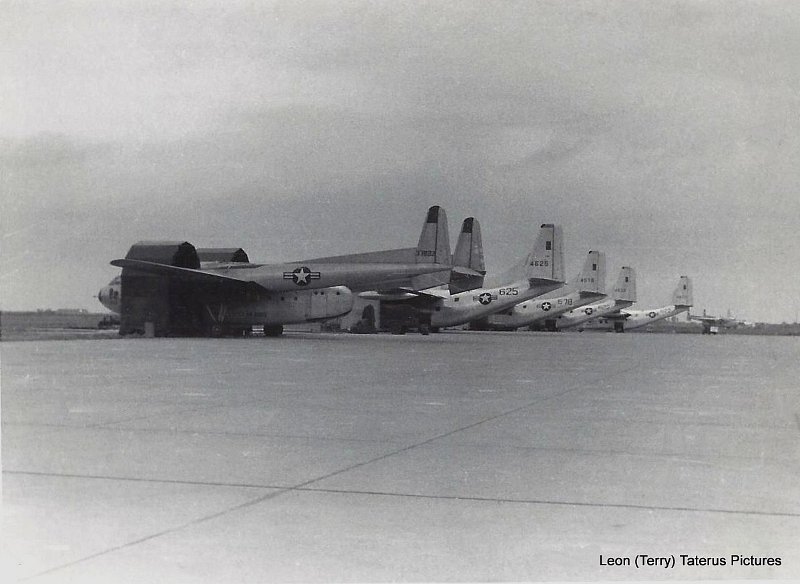 Image10.jpg - Periodic Maintenance Docks Dreux Air Base 1957 (C-119 close, C123's down the line)