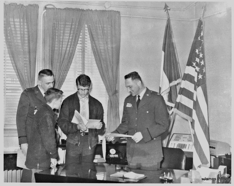 xLt. coles, col Sterns2.jpg - Officers are Lieutenant Coles and Base Commander Lt. Colonel Nathan Stern - others unidentified