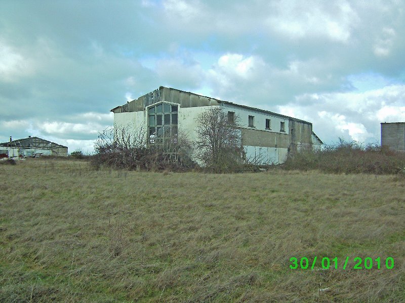 na (25).jpg - BASE CHAPEL & PARACHUTE TOWER ON FAR RIGHT 