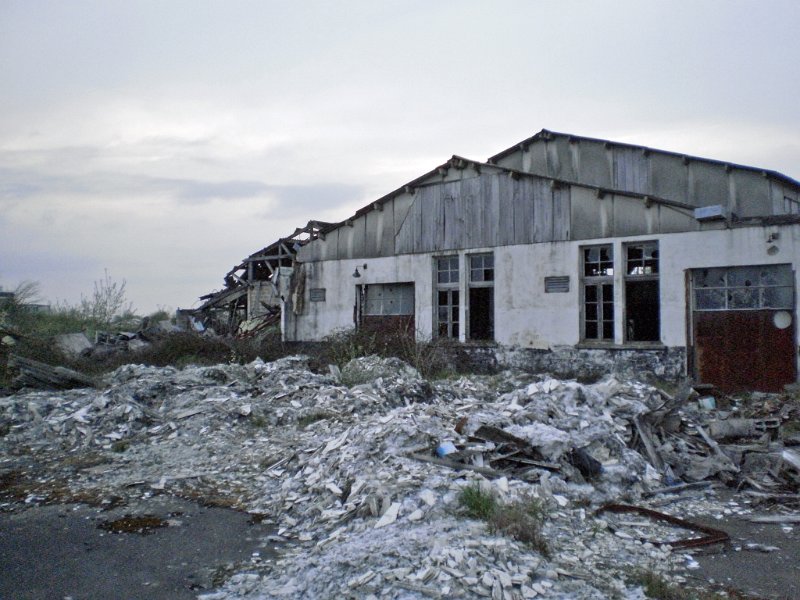 na (60).jpg - SHOP BUILDINGS EAST OF MAIN HANGER 