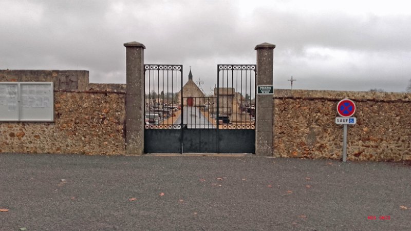 na_2 (22).jpg - A CEMETERY IN SENONCHES A/2C Sibert 