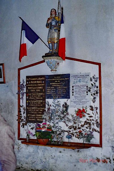 Boissy Maugis D day 1994 copy 3.jpg - Boissy Maugis WWI memorial D day 1994