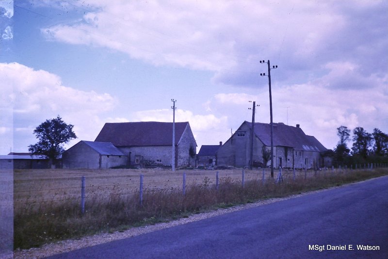 DSC00015.JPG - Farm near the NCO trailer park.