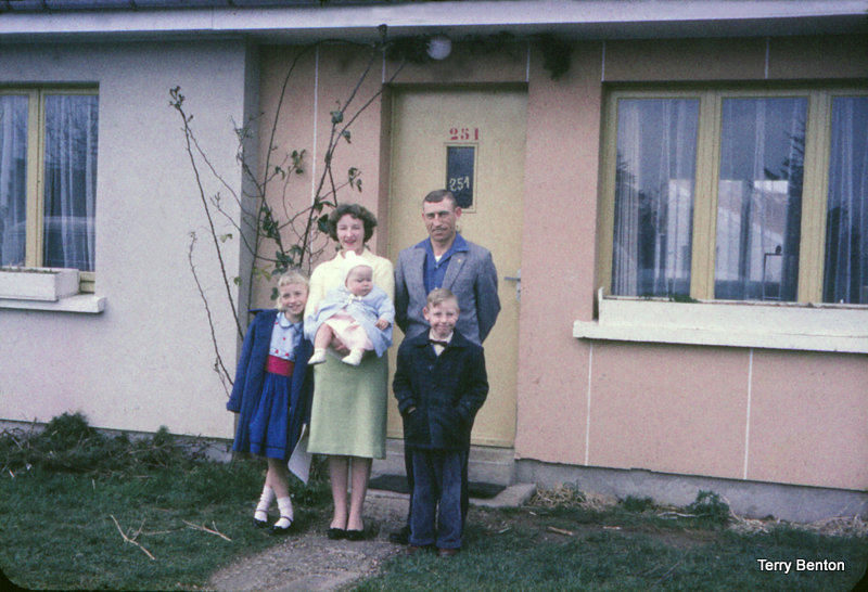 6-Family in Dreux.jpg