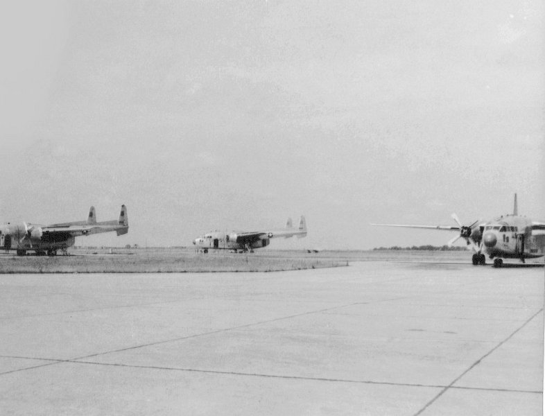 1960 Dreux AB France C-119Gs on flight line.JPG